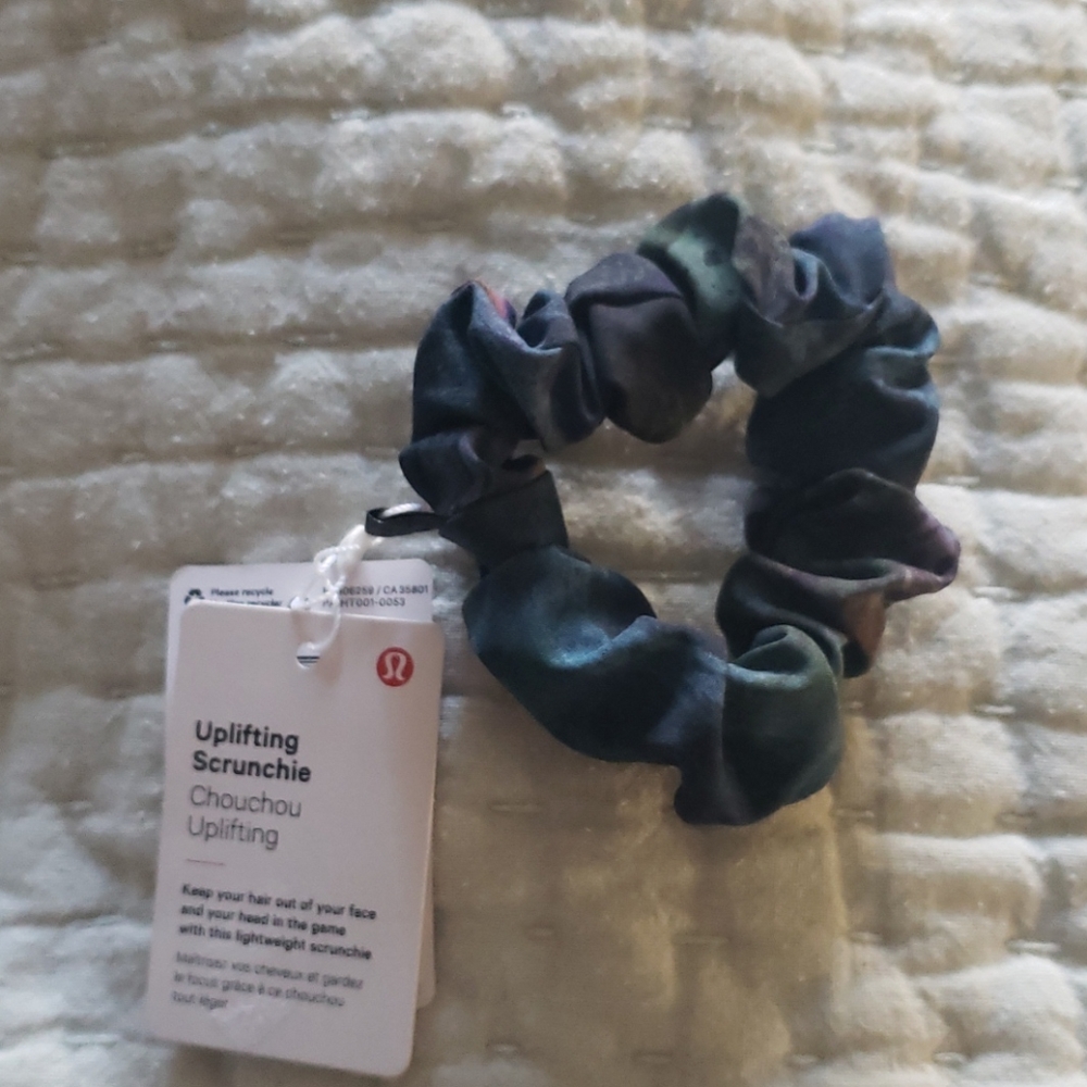 NWT Lululemon Uplifting Scrunchie COSC - Picture 2 of 4